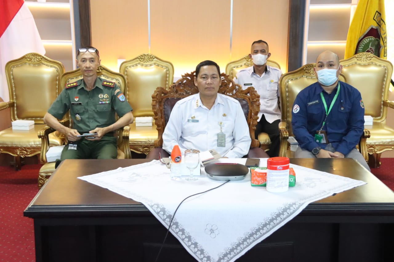 Sahli Gubernur Yuas Elko Hadiri Acara Launching Pemberian Penghargaan Pengendalian Pandemi COVID-19 (PPKM Award) secara Virtual