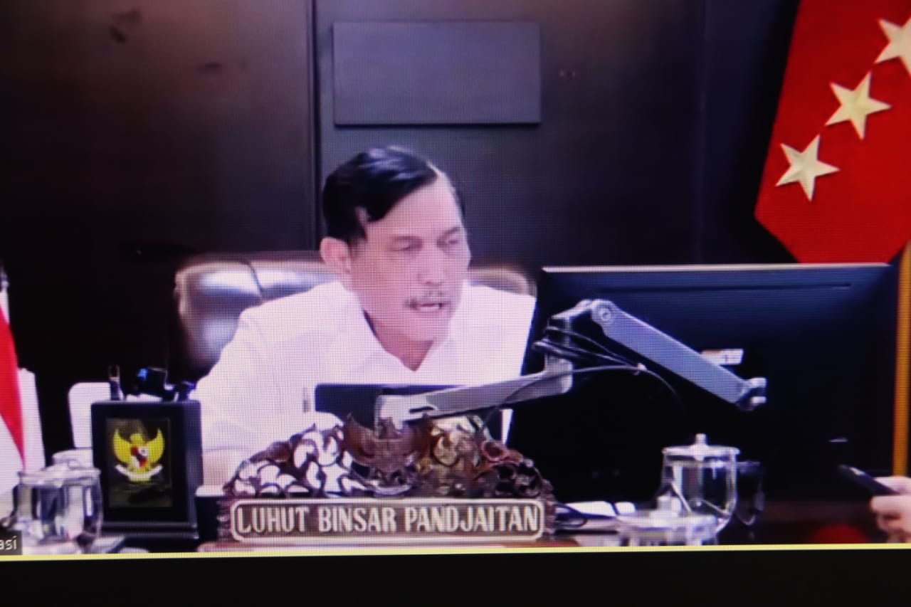 Sahli Gubernur Yuas Elko Hadiri Acara Launching Pemberian Penghargaan Pengendalian Pandemi COVID-19 (PPKM Award) secara Virtual