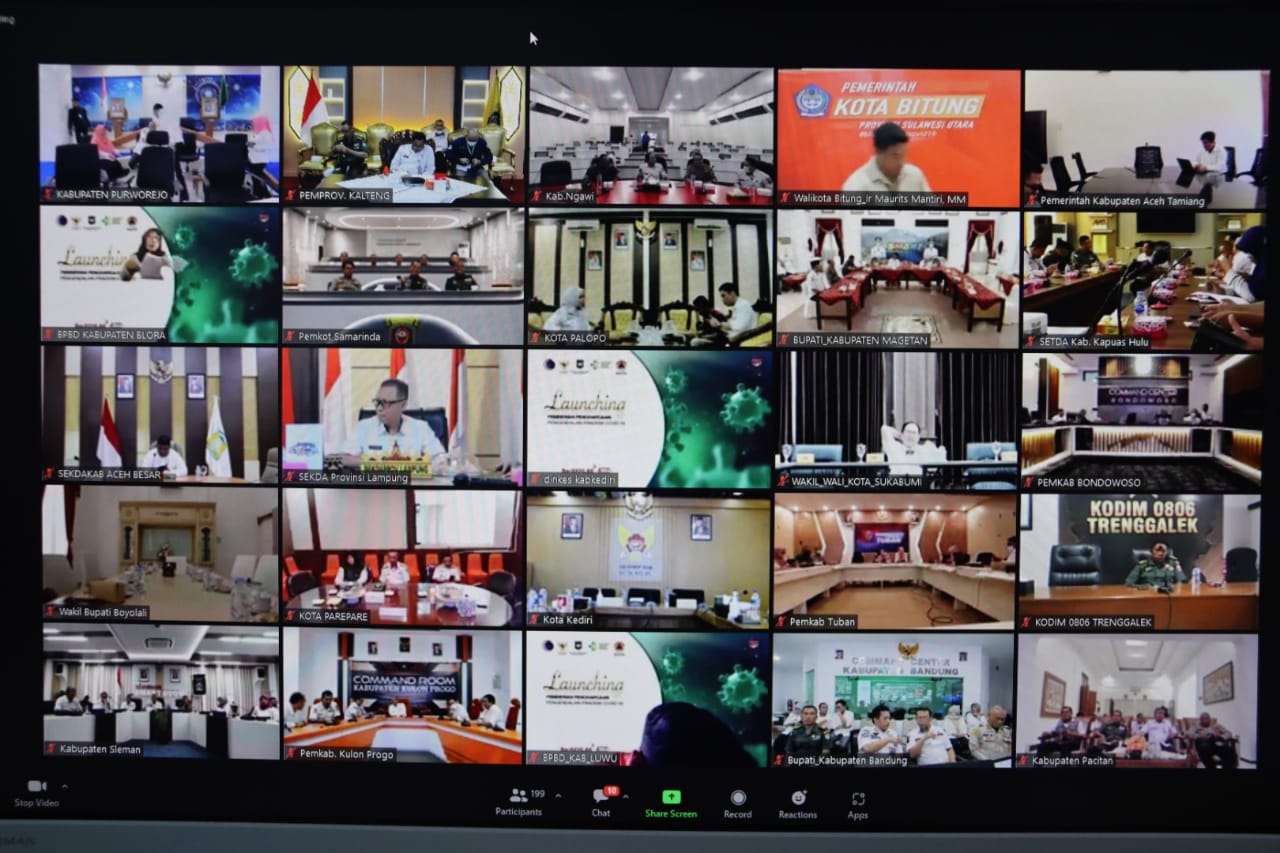 Sahli Gubernur Yuas Elko Hadiri Acara Launching Pemberian Penghargaan Pengendalian Pandemi COVID-19 (PPKM Award) secara Virtual