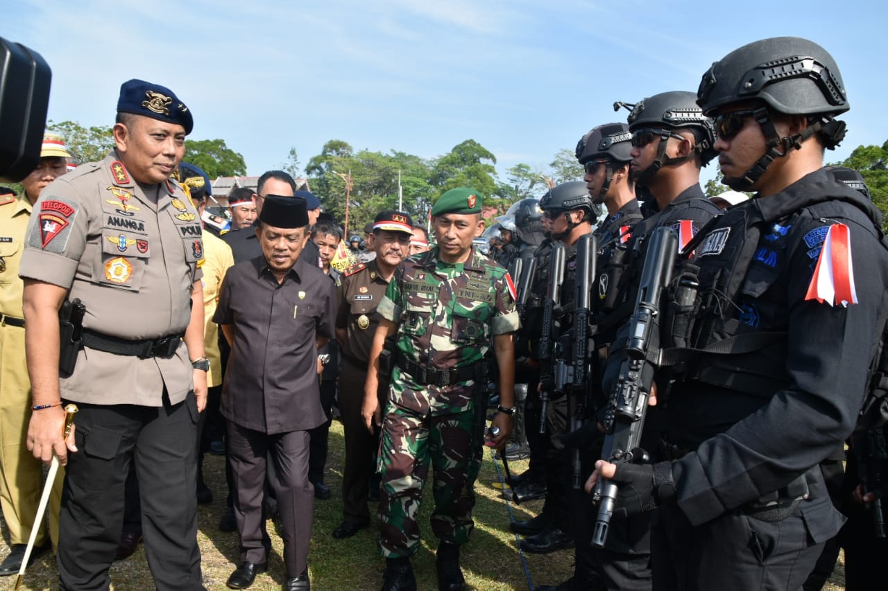 Danrem 102 Panju Panjung Bersama Kapolda Kalteng Pimpin Apel Gelar Pasukan 