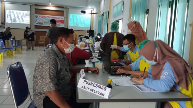 Pelaksanaan Vaksinasi Covid-19 Masal di Kobar Ditargetkan Sebanyak 2.302 Orang