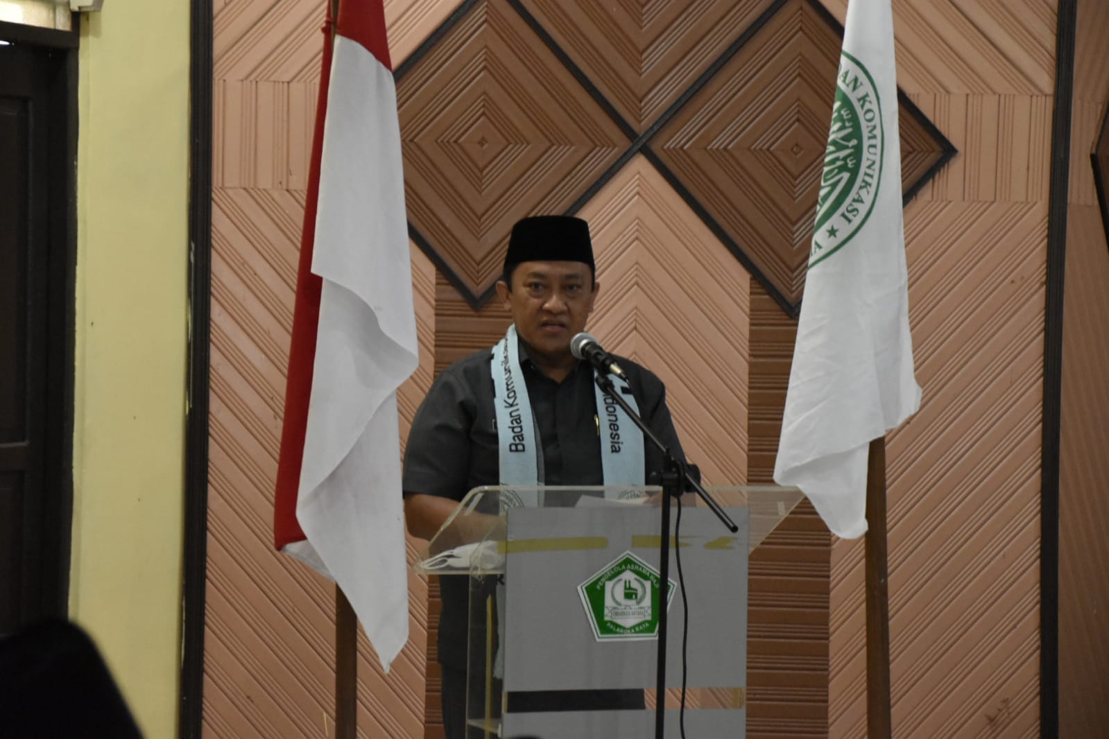 Wagub Edy Pratowo Secara Resmi Melepas Kafilah Kalteng Ikuti FASI XI Tingkat Nasional ke Palembang