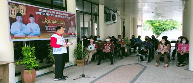Majelis Taklim DPMPTSP Prov. Kalteng  Berbagi Berkah Ramadan 1443 H kepada Kaum Dhuafa