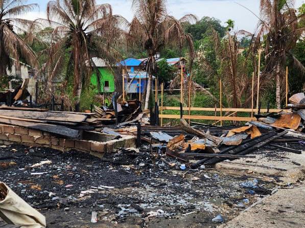 Mudik Lebaran, Sekda Nuryakin Tinjau Lokasi Kebakaran di Mangkahui, Kab. Murung Raya