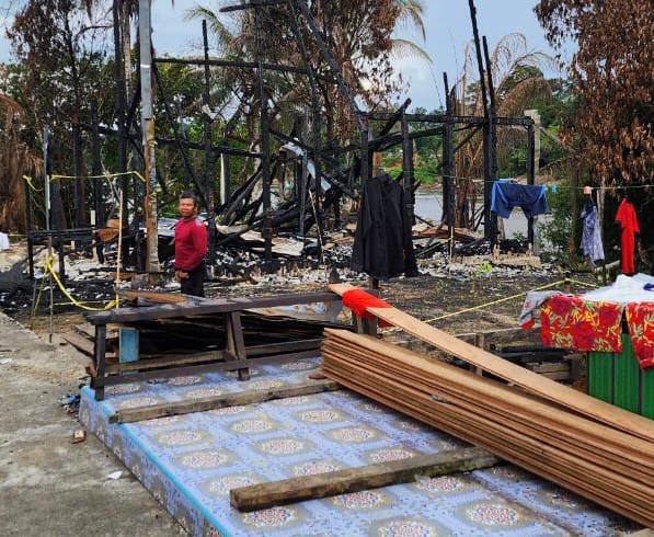 Mudik Lebaran, Sekda Nuryakin Tinjau Lokasi Kebakaran di Mangkahui, Kab. Murung Raya