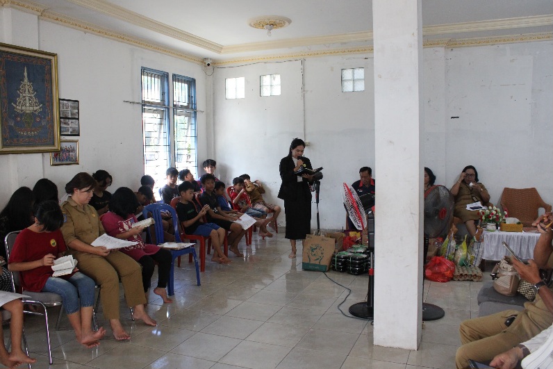 Badan Kesbangpol Prov. Kalteng Serahkan Bantuan di Panti Asuhan Imanuel Kota Palangka Raya