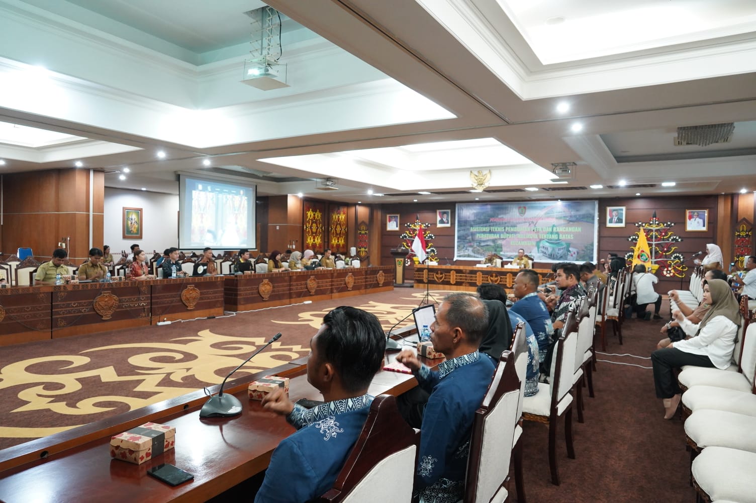 Plt Sekda Kalteng Buka Asistensi Teknis Pembuatan Peta dan Penyusunan Rancangan Peraturan Bupati/Wali Kota tentang Batas Kecamatan