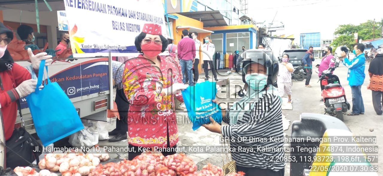 SEKDA KALTENG PANTAU KEGIATAN  SIDAK DAN OPERASI PASAR BAWANG MERAH dan GULA PASIR JELANG  HARI RAYA IDUL FITRI 1441 H