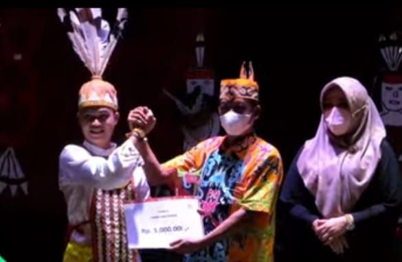 Perwakilan Kota Palangka Raya Juara I Lomba Tari Kreasi Daerah
