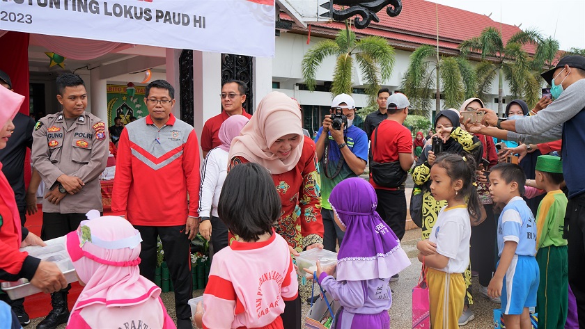 Pj. Bupati Barsel Launching Gerakan Penurunan Stunting Lokus PAUD Holistik Integratif