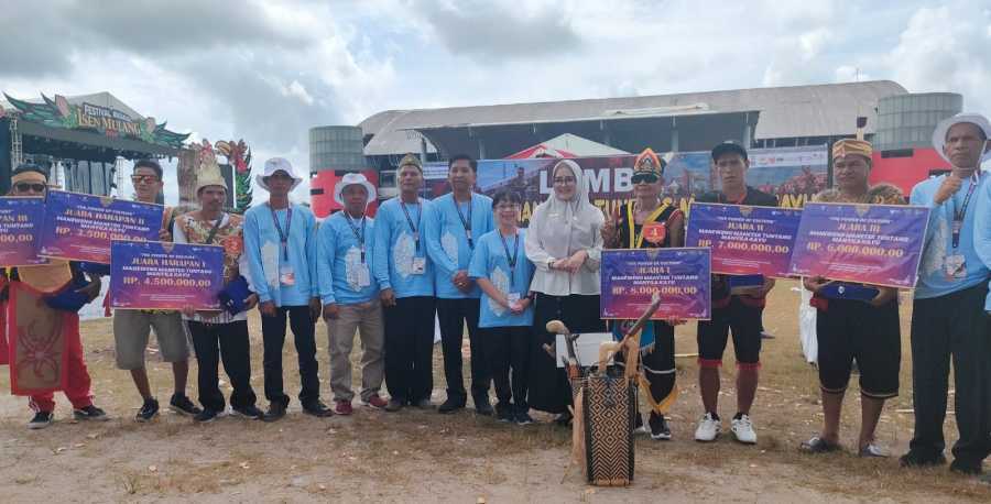 Lomba Maneweng, Manetek, Tuntang Manyila Kayu Meriahkan Festival Budaya Isen Mulang 2024