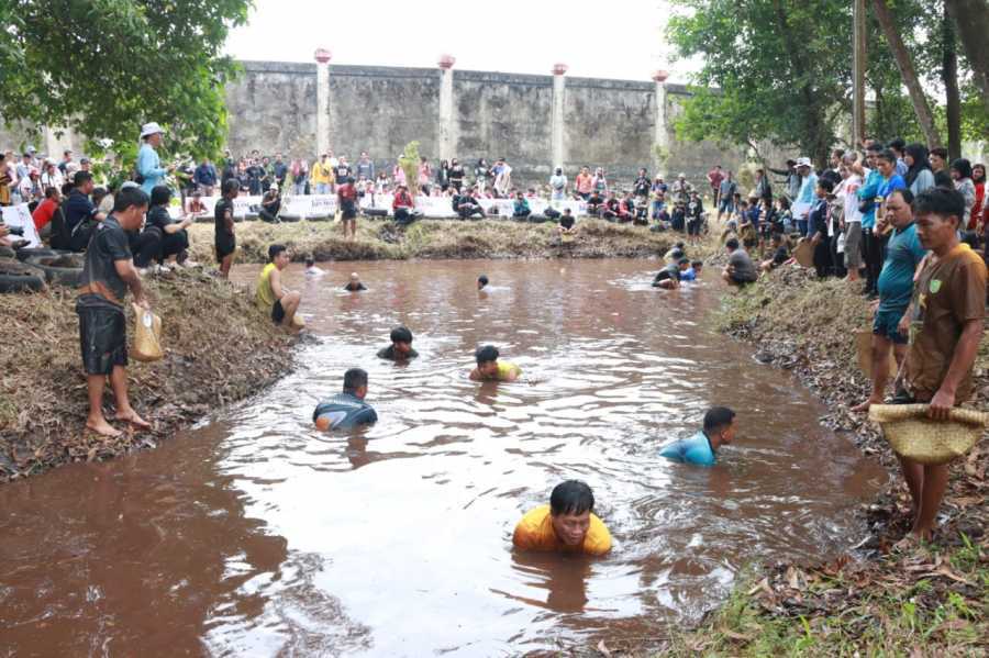 Lestarikan Warisan Budaya Melalui Lomba Mangaruhi 
