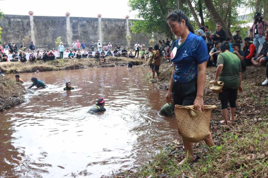 Lestarikan Warisan Budaya Melalui Lomba Mangaruhi 