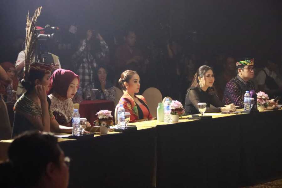13 Pasang Finalis Unjuk Bakat pada Pemilihan Jagau & Bawi Nyai Pariwisata Kalteng Tahun 2024