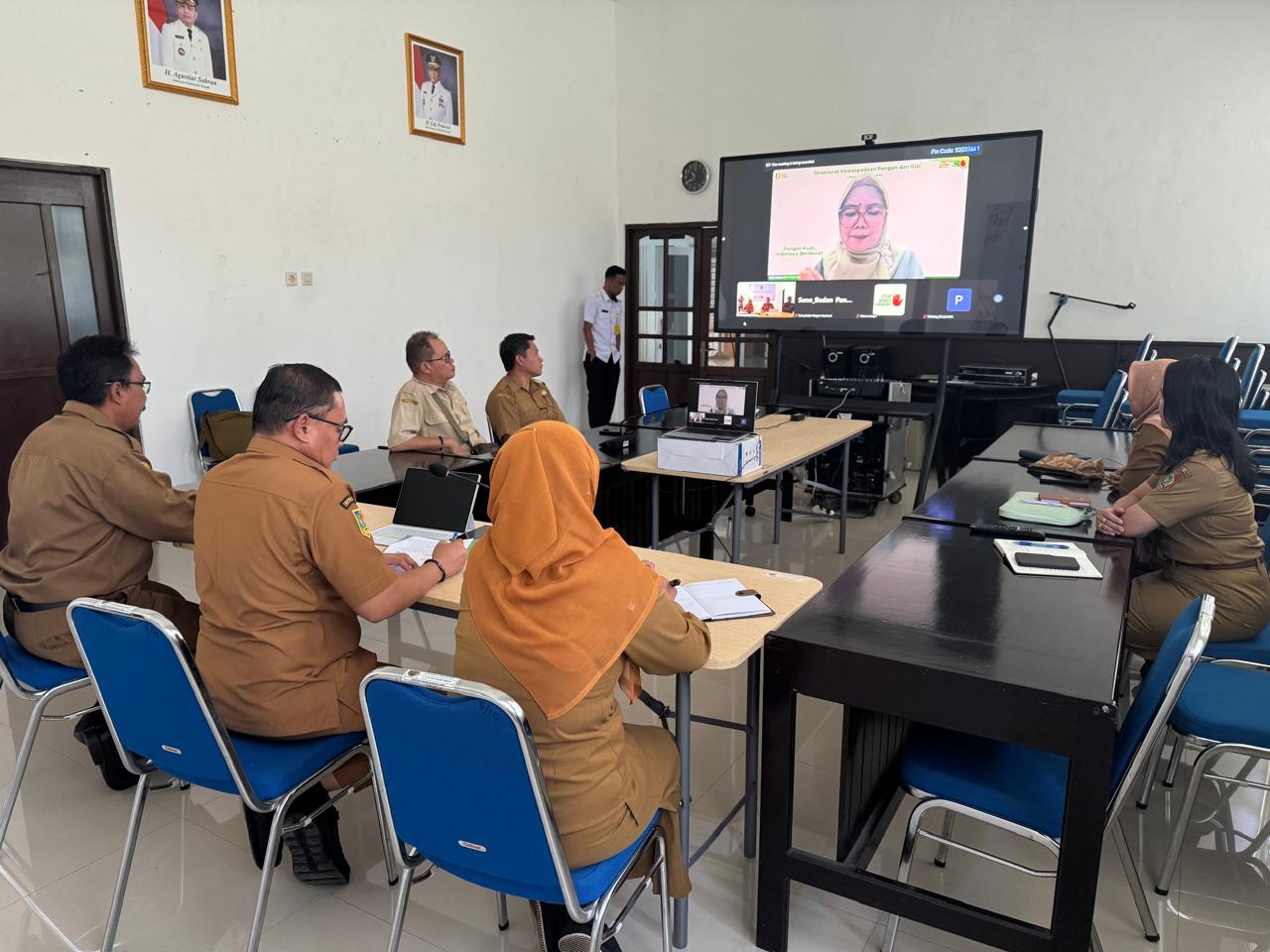 Plt. Kadis Ketahanan Pangan Prov. Kalteng Ikuti Rapat Pelaksanaan Gerakan Selamatkan Pangan Secara Daring