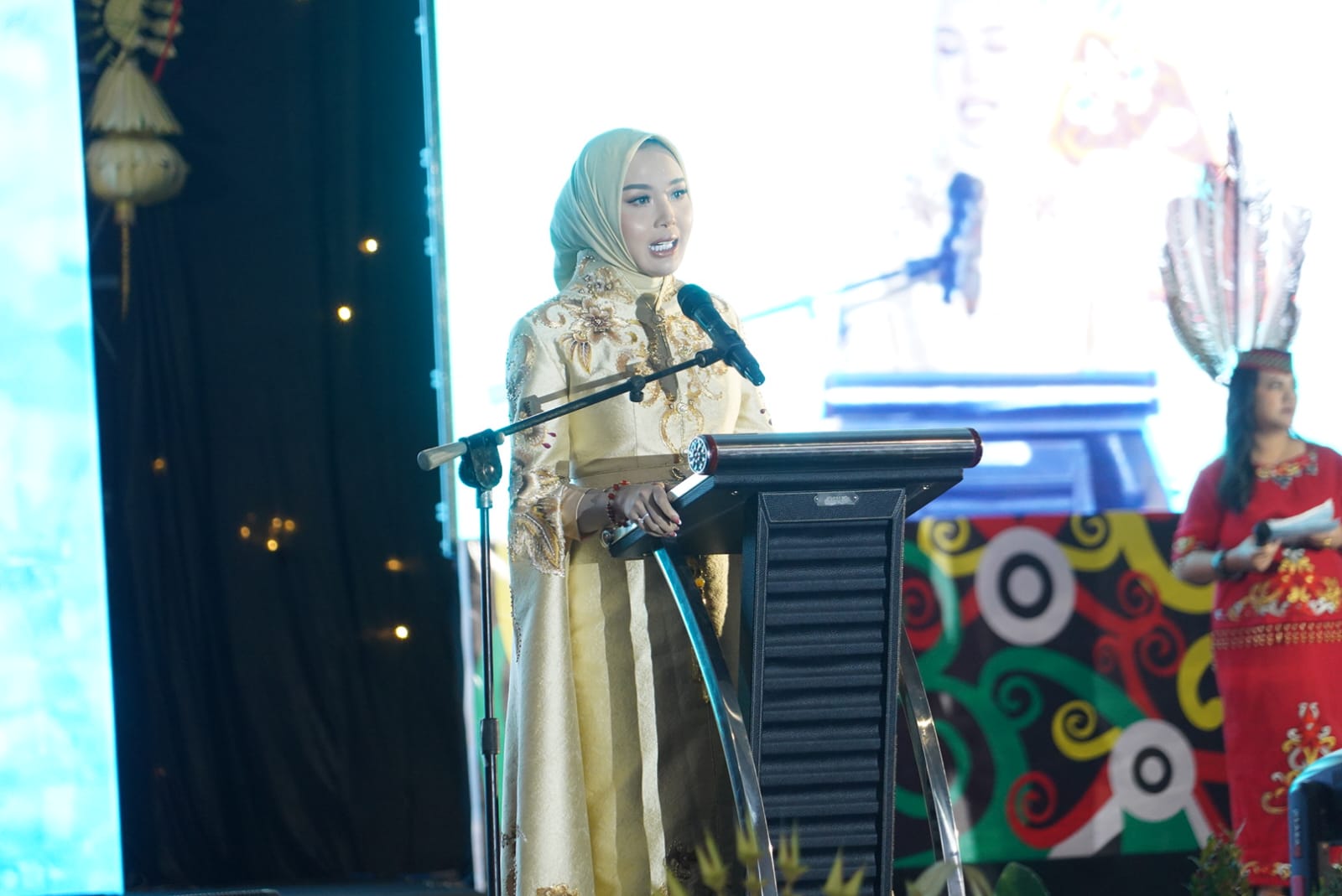 Gemerlap Malam Grand Final Jagau dan Nyai Kalimantan Tengah Tahun 2025 Wujudkan Pesona Kalteng Berbudaya Berkah dan Maju