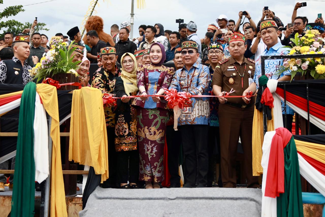Wagub Edy Pratowo Resmikan Kapal Wisata Susur Sungai, Perkuat Potensi Ekowisata Daerah