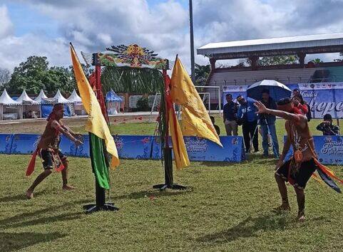 FBIM 2025: Atraksi Lawang Sakepeng Memukau Pengunjung 