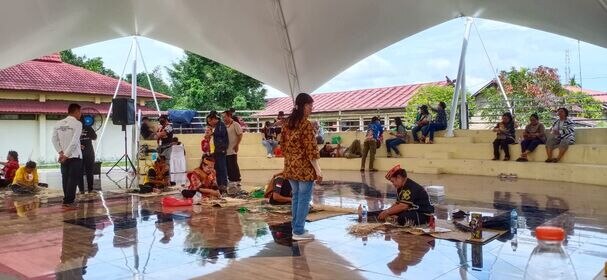 FBIM 2025: Manjawet Uwei, Lomba Mengolah Hasil Alam Rotan Kalteng