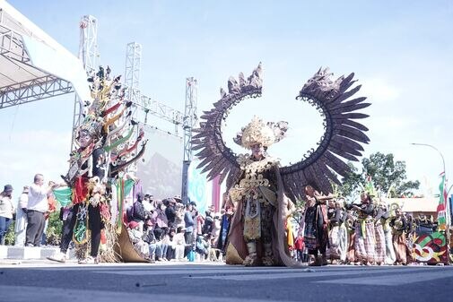 Semarakkan Festival Budaya Isen Mulang 2025, Karnaval Budaya Berlangsung Meriah