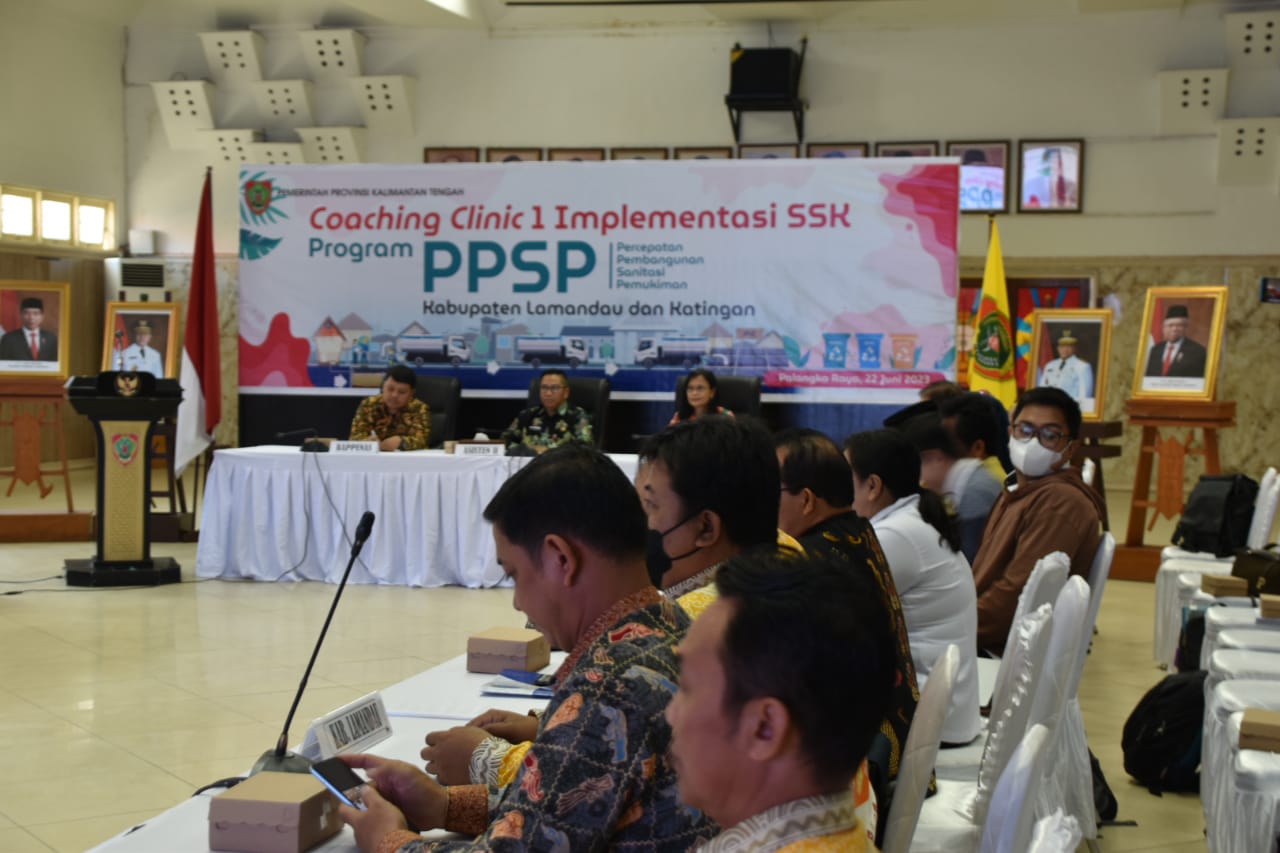 Asisten Ekbang Leonard S. Ampung Harapkan Permasalahan Pembangunan Sanitasi Permukiman di Kalteng Bisa Segera Teratasi 