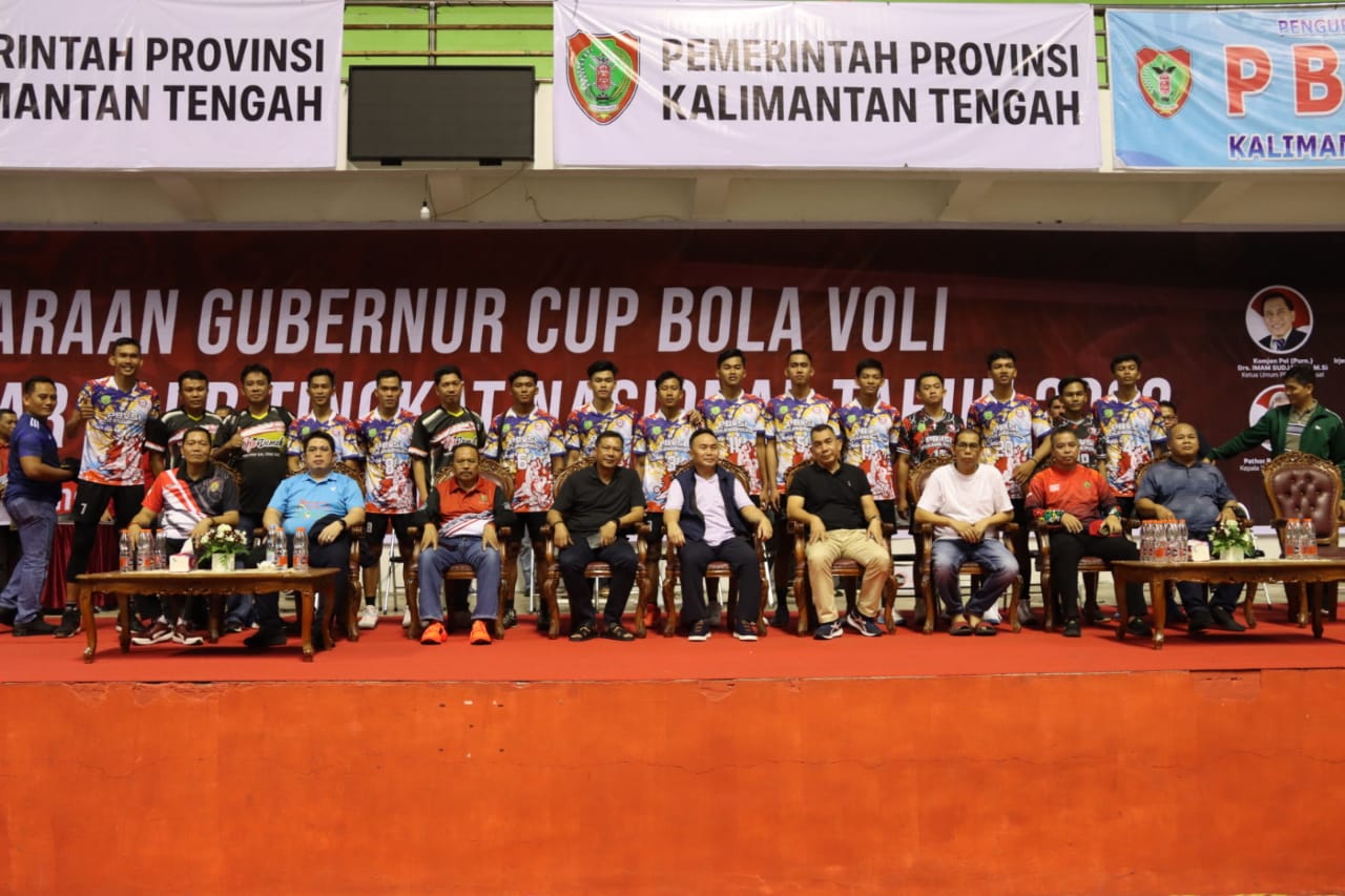 Gubernur Sugianto Sabran Berikan Motivasi Kepada Para Peserta Kejurnas Bola Voli Gubernur Cup