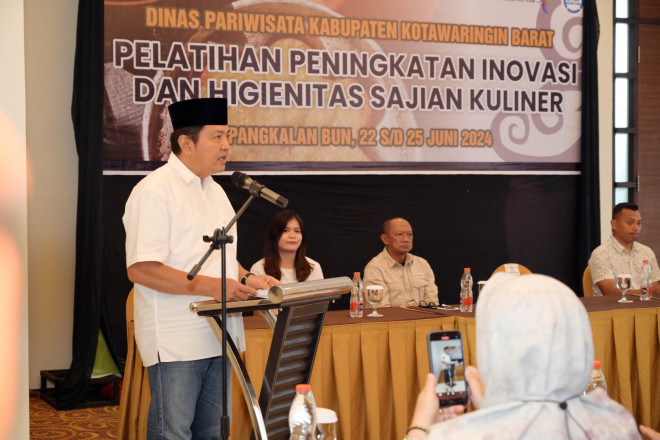 Buka Pelatihan Peningkatan Higienitas Sajian Kuliner, Pj Bupati Budi Santosa Harapkan Dunia Kuliner Kobar Makin Inovatif