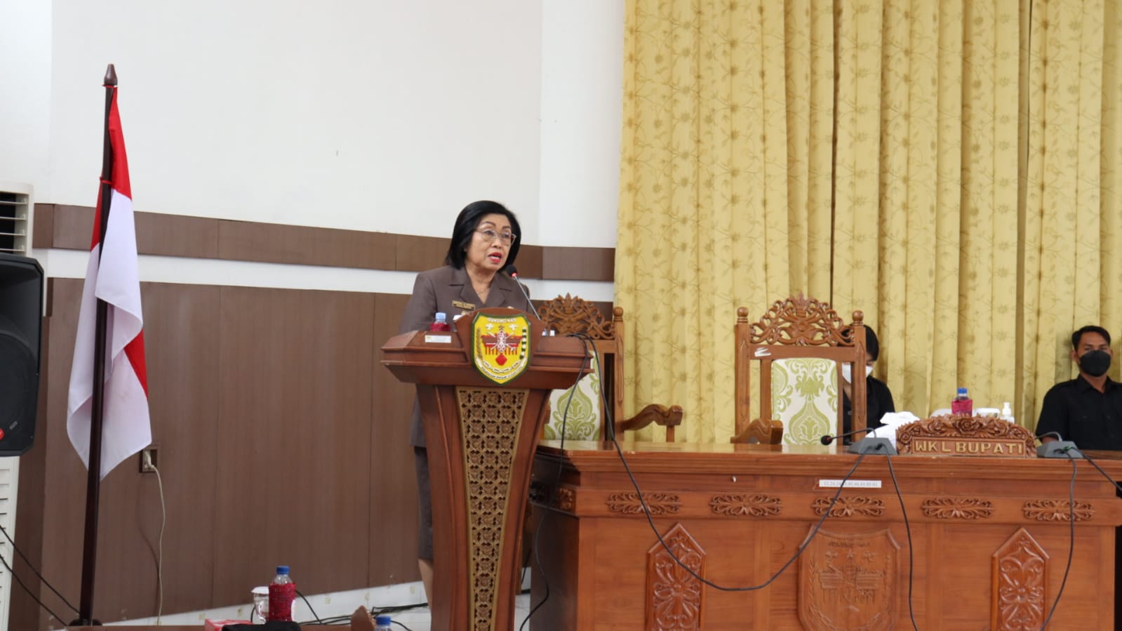 Wabub Serahkan Raperda Perubahan APBD TA 2022