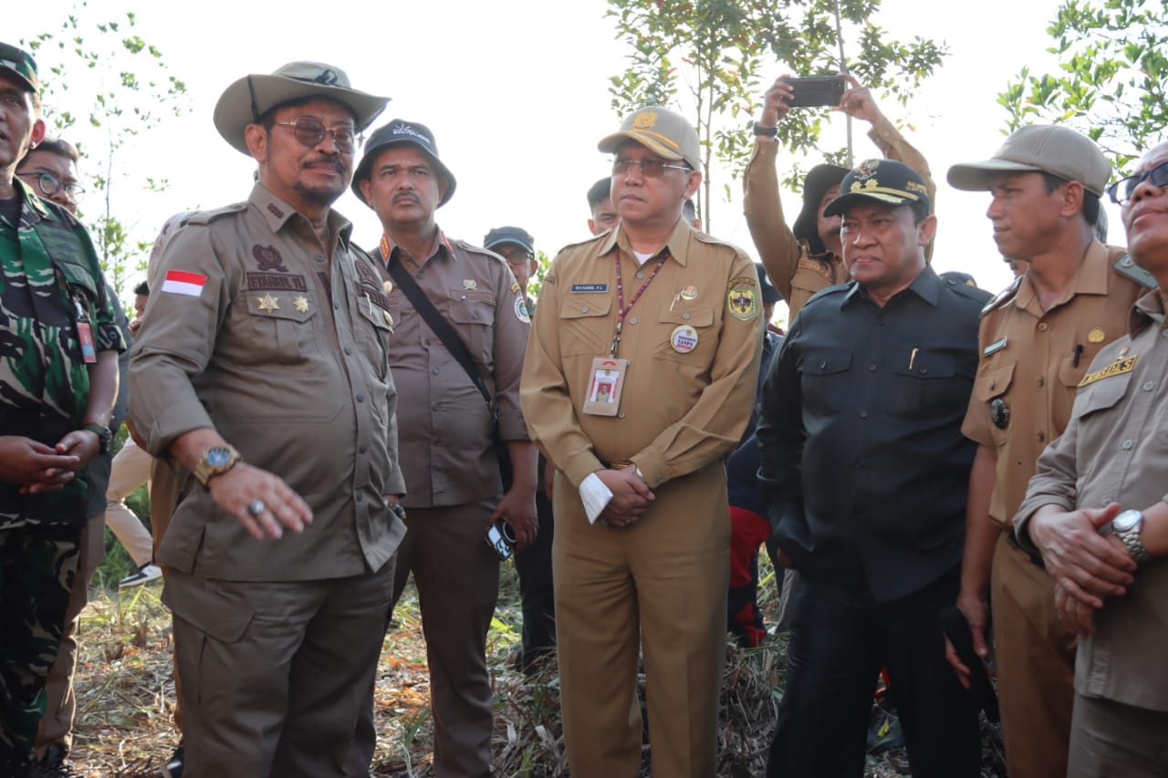 Mentan Bersama Wagub Edy Pratowo Tinjau Calon Lokasi Food Estate Singkong di Desa Dahian Tambuk Kabupaten Gumas
