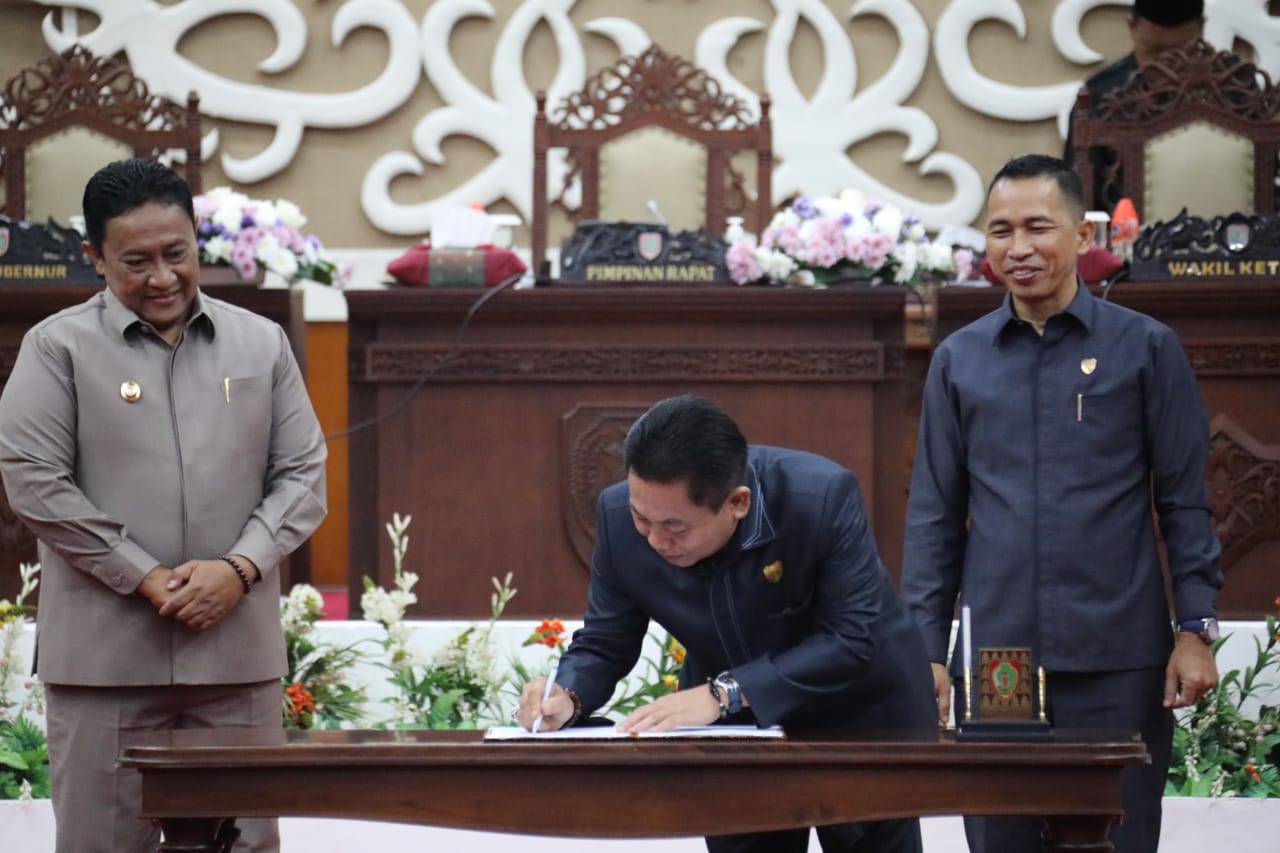 Wagub Edy Pratowo Sampaikan Pidato Gubernur Pada Rapat Paripurna ke-14 