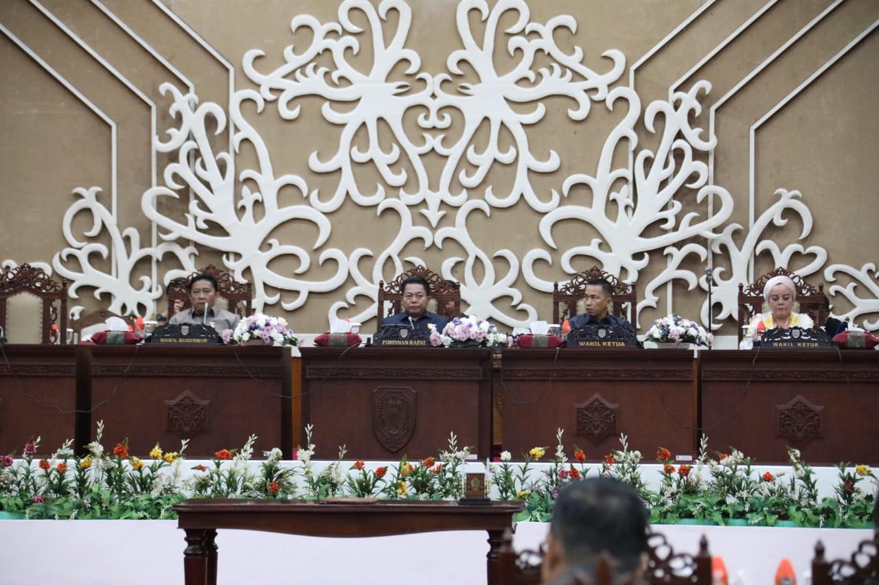 Wagub Edy Pratowo Sampaikan Pidato Gubernur Pada Rapat Paripurna ke-14 