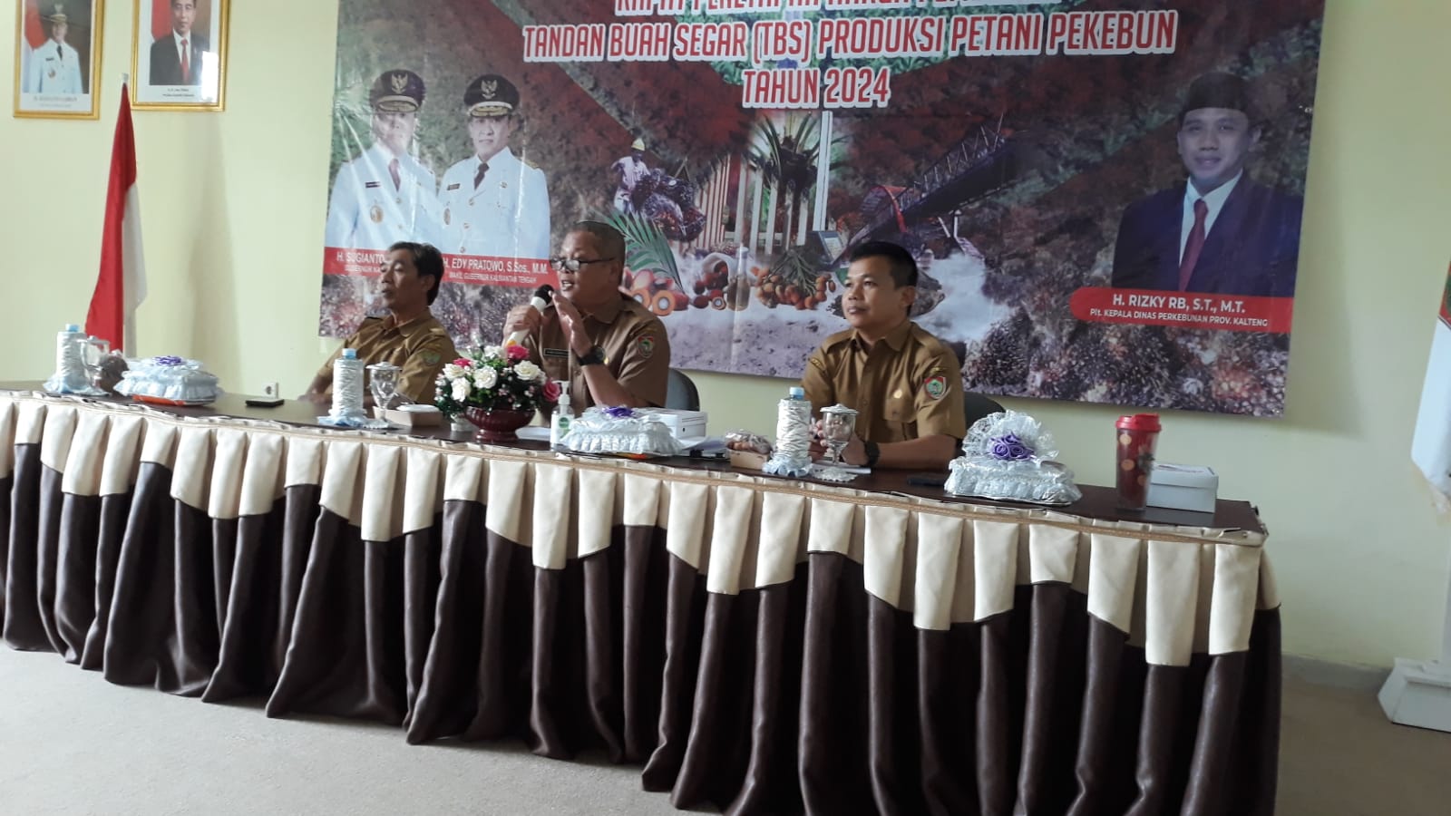 Hitung Indeks “K” Periode I Bulan Agustus 2024, Disbun Prov. Kalteng Gelar Rapat Perhitungan Harga TBS Kelapa Sawit