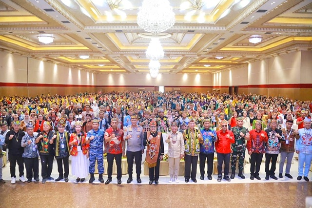 Gubernur Kalteng Buka Seminar Internasional Pumpung Hai Borneo, Tegaskan Komitmen Lindungi Masyarakat Adat Dayak