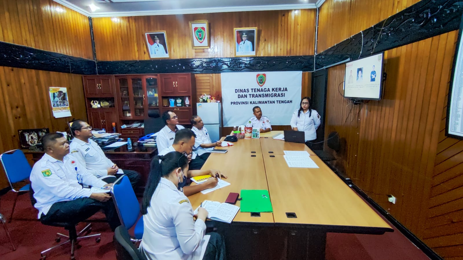 Peserta Latsar Buat Aplikasi Pengiriman Data, Plt. Kadisnakertrans Berikan Apresiasi 
