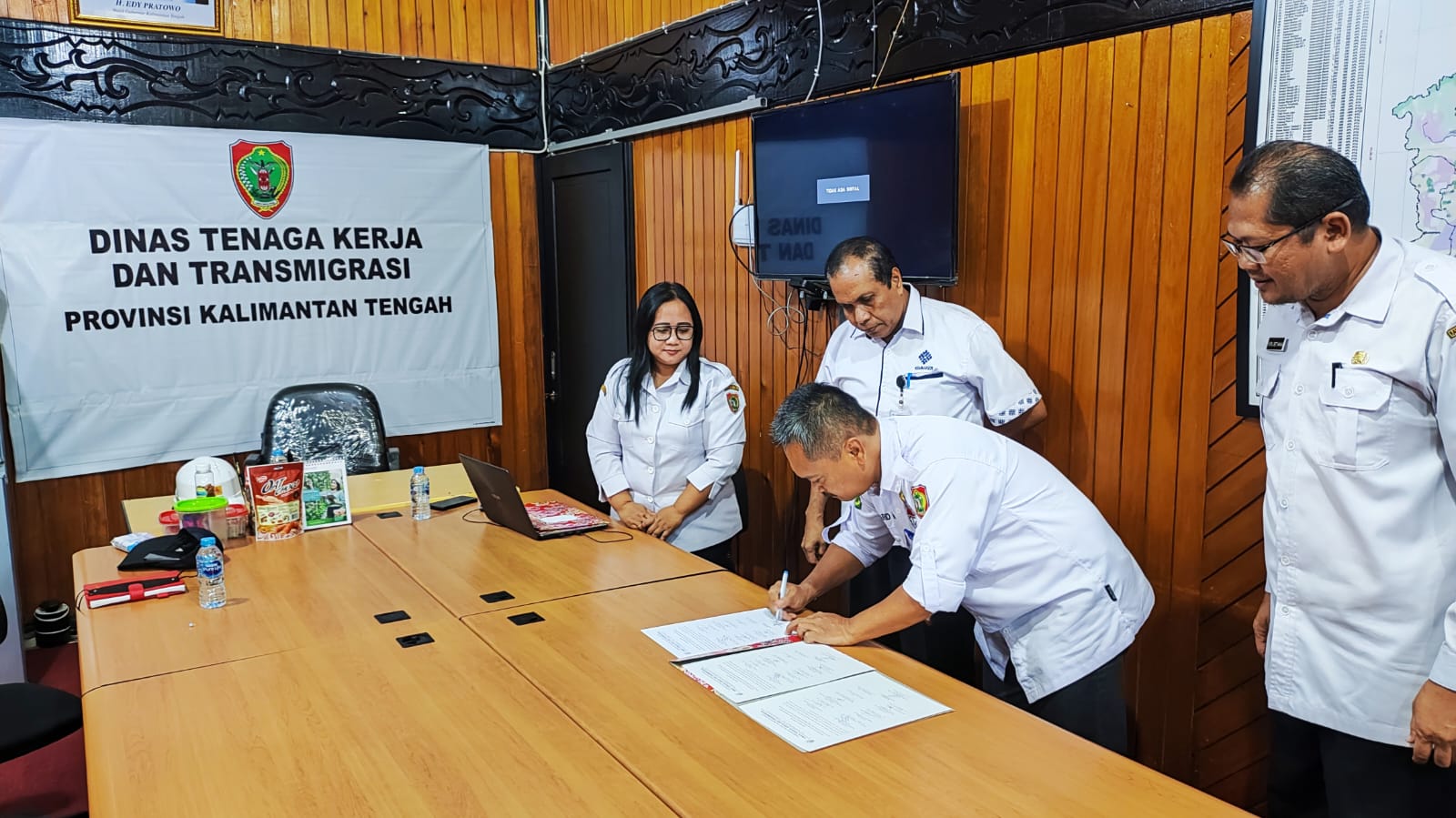 Peserta Latsar Buat Aplikasi Pengiriman Data, Plt. Kadisnakertrans Berikan Apresiasi 