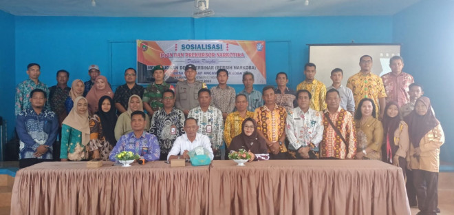 Wujudkan Desa Bersinar, Badan Kesbangpol Kobar Gandeng BNNK Gelar Sosialisasi P4GN di Desa Kumpai Batu Atas