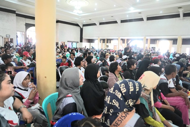 Buka Pasar Murah di Bartim, Ketua TP-PKK Ivo Sugianto Sabran Berkomitmen Tingkatkan SDM Berkualitas