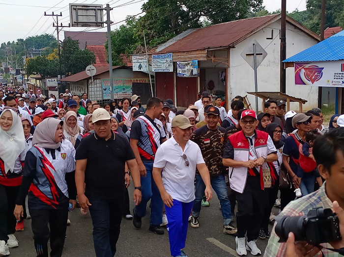 Kadisbun Prov. Kalteng Ikuti Jalan Sehat Berkah dan Pasar Murah di Tamiang Layang Kabupaten Barito Timur