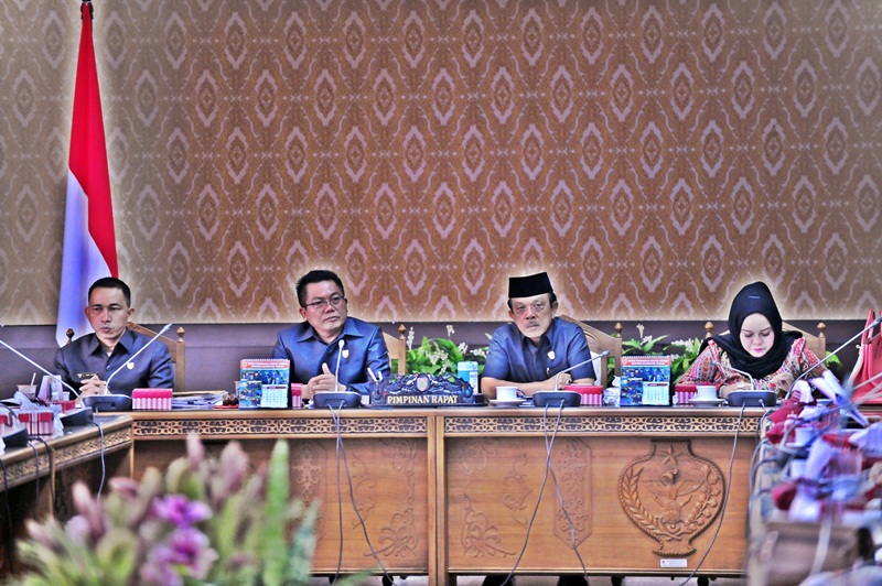 Waket DPRD-Wagub Cari Solusi
