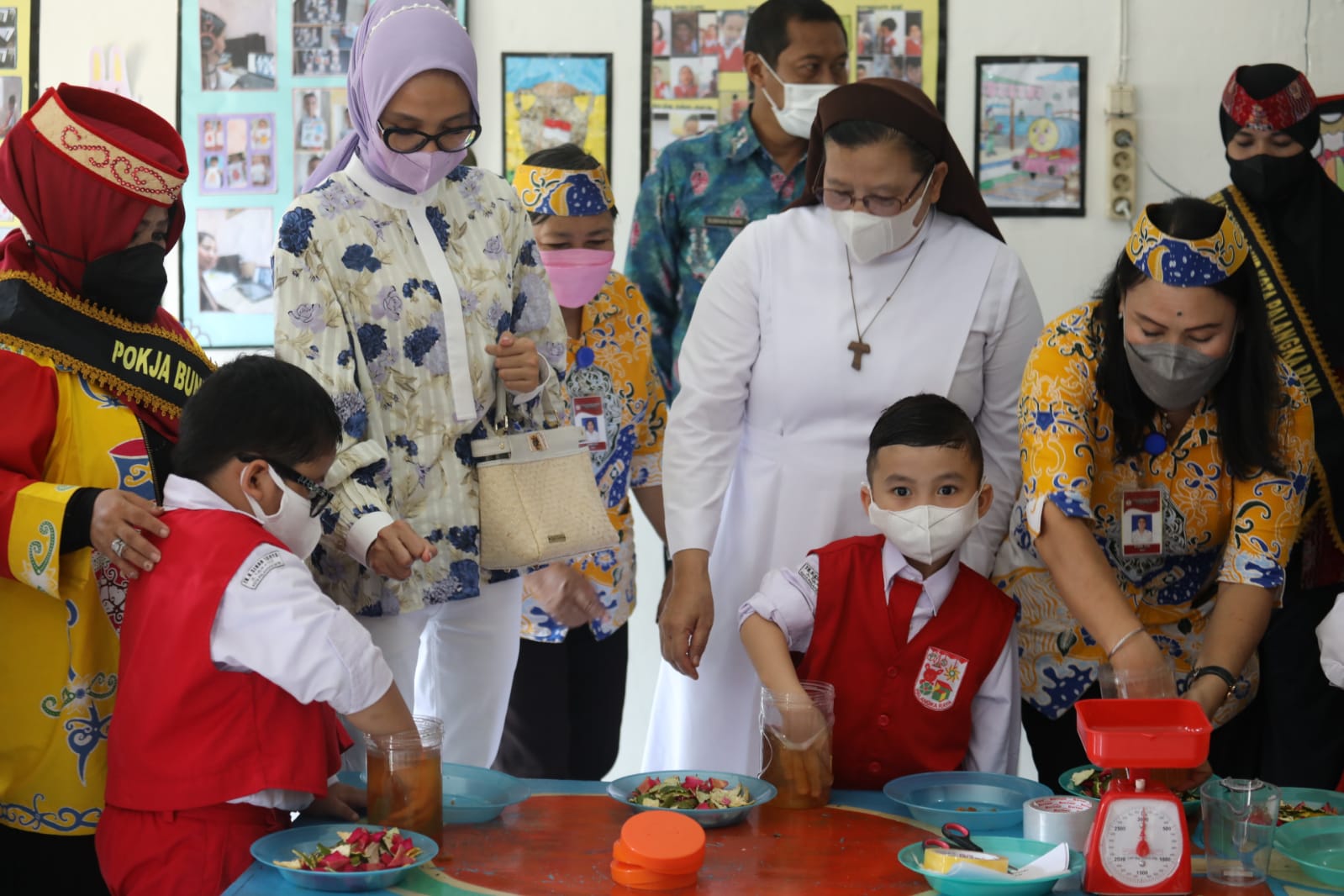 Tinjau ke Sejumlah Sekolah, Ivo Sugianto Sabran Pastikan Pelaksanaan Pertemuan Tatap Muka Optimal di Masa Pandemi