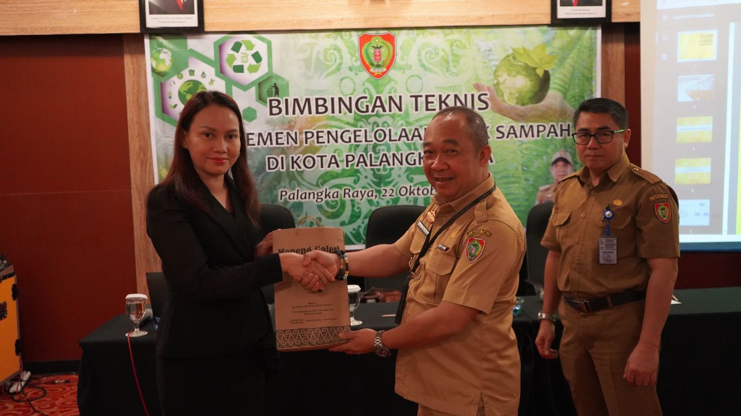 DLH Prov. Kalteng Selenggarakan Bimbingan Teknis Manajemen Pengelolaan Bank Sampah di Kota Palangka Raya
