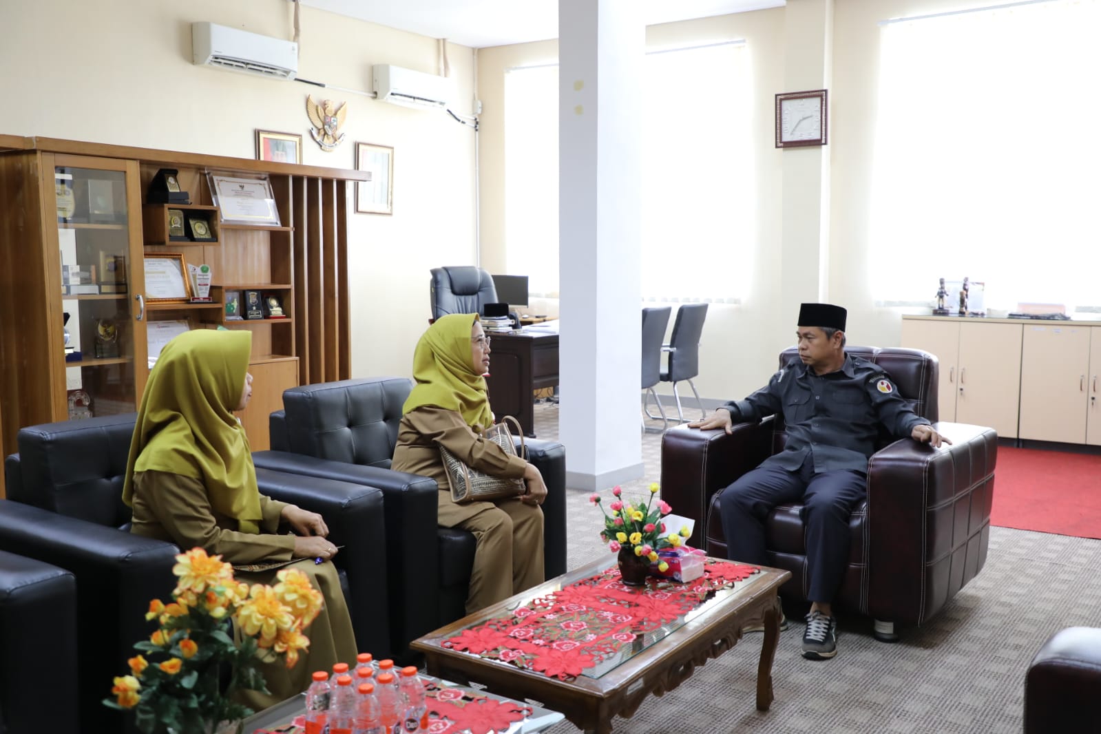 Kepala Dinas TPHP Prov. Kalteng Koordinasi dengan Bawaslu Terkait Pelaksanaan Jambore Tani 2024