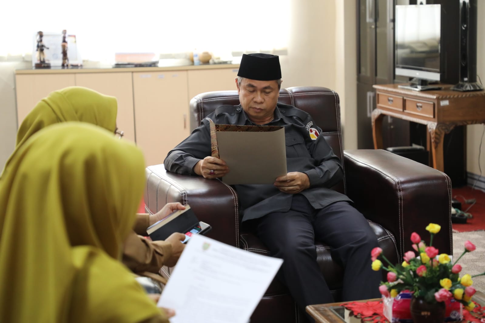 Kepala Dinas TPHP Prov. Kalteng Koordinasi dengan Bawaslu Terkait Pelaksanaan Jambore Tani 2024