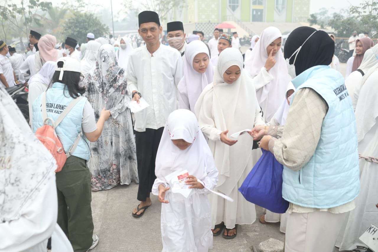 Istighosah Hari Santri 2026, Gubernur Kalteng Ajak Masyarakat Bersatu Hadapi Karhutla dan Salurkan Bantuan Pangan