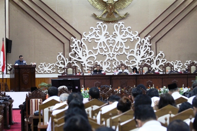 Pemandangan Umum Fraksi terhadap rancangan APBD Provinsi Kalteng TA 2018