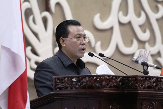Semua Fraksi DPRD menerima Raperda APBD TA 2018