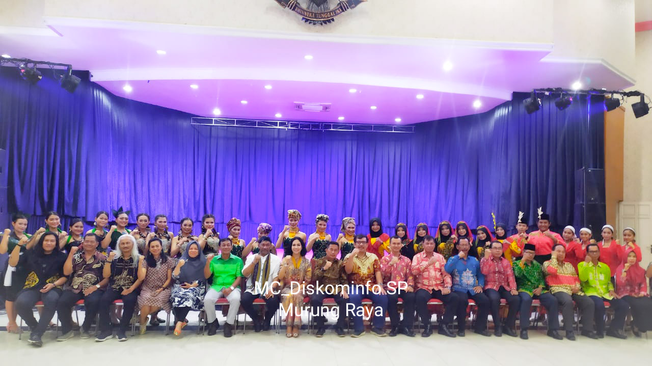Wabup Membuka Festival Kreatifitas Seni Tari Khas Murung Raya  