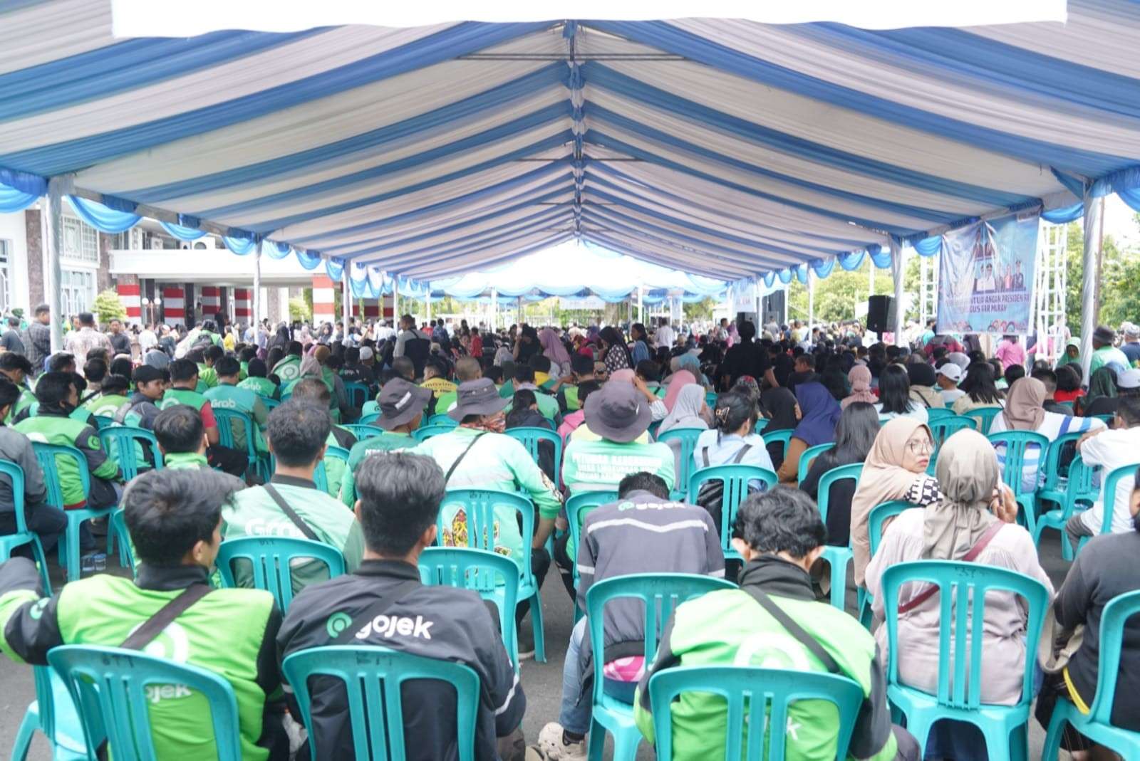 Gubernur Kalteng Buka Pasar Murah dan Salurkan Bantuan Pangan Presiden, Ringankan Beban Masyarakat Jelang Natal dan Tahun Baru