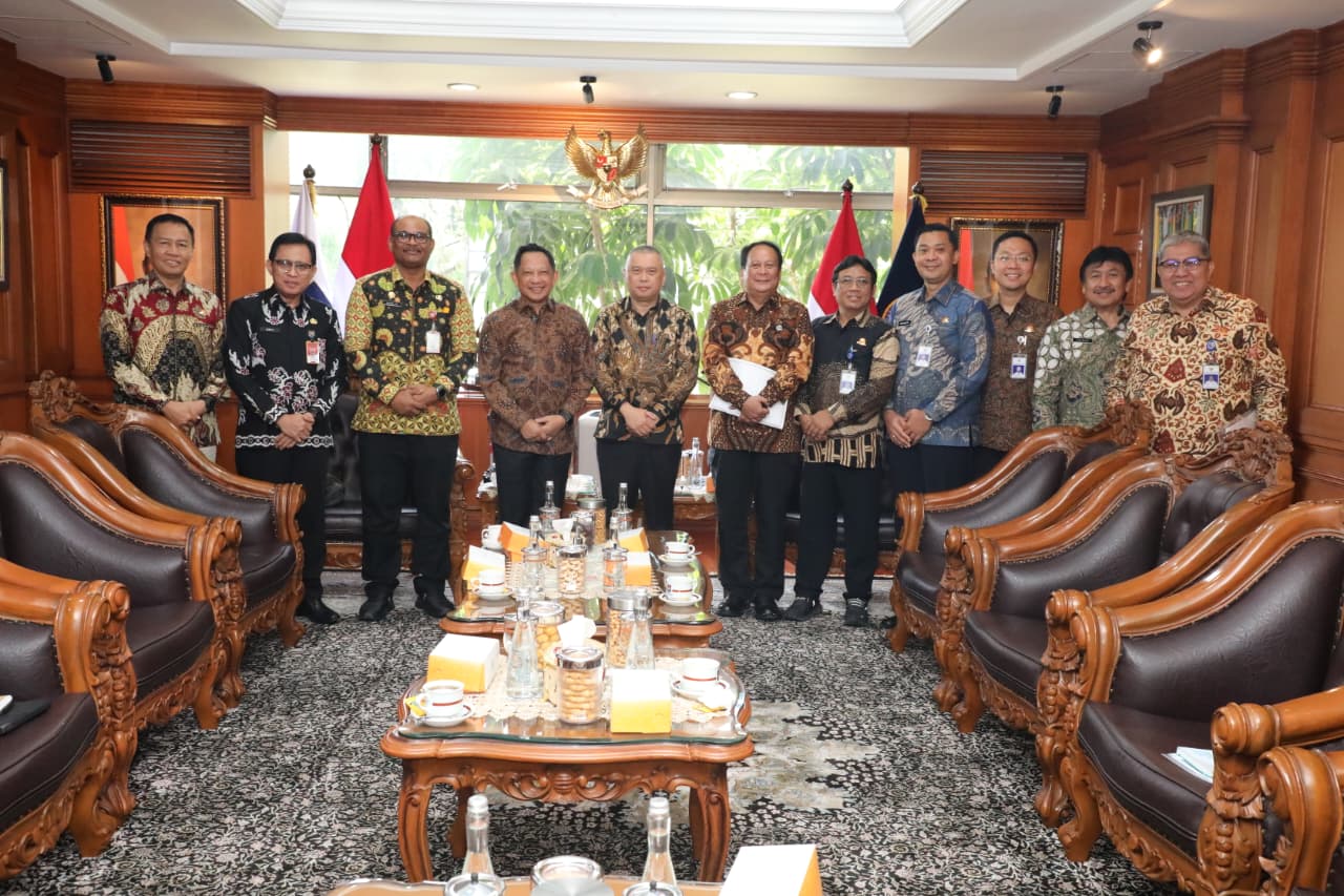 Mendagri dan Menhub Bahas Pengamanan hingga Pengendalian Inflasi Jelang Nataru