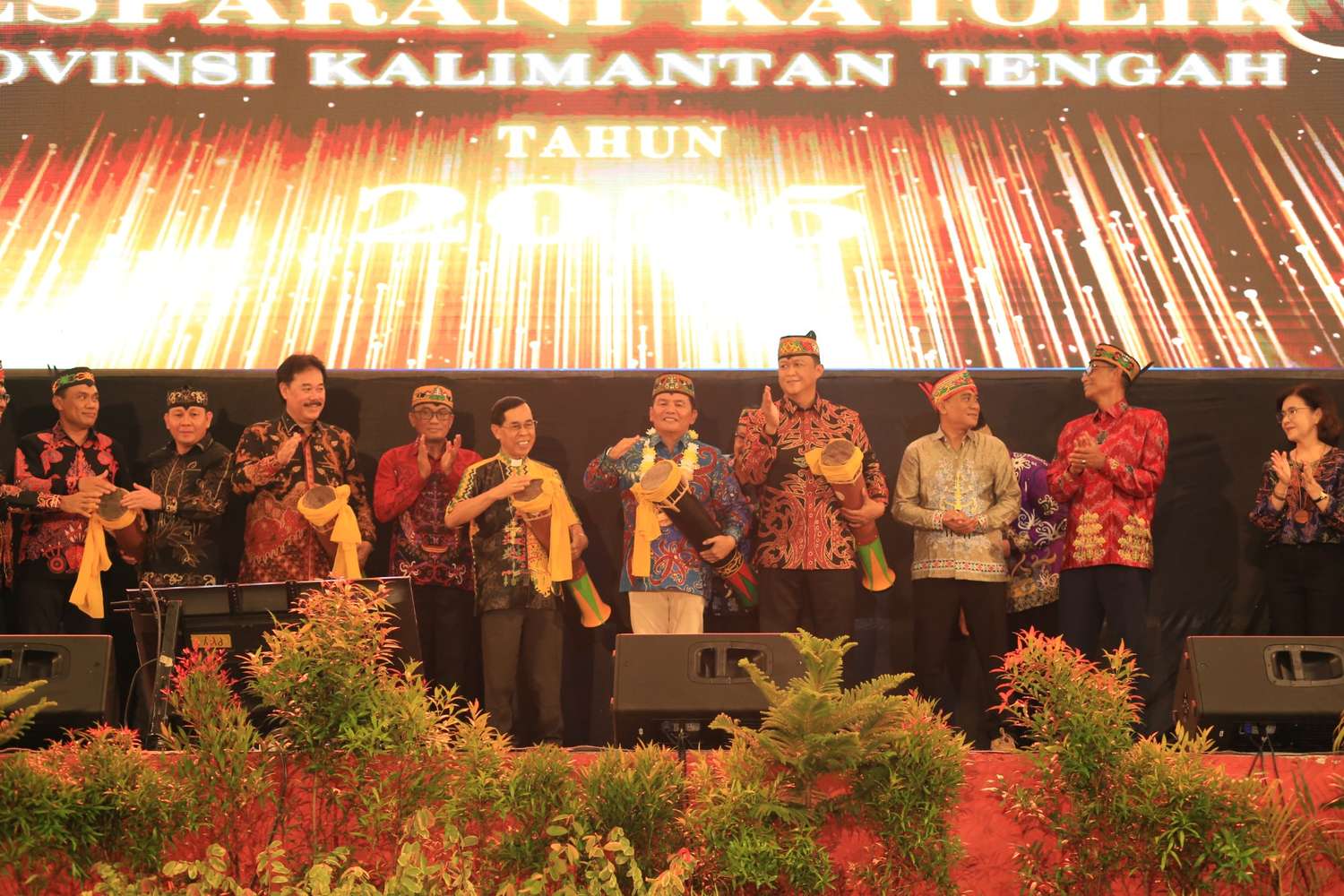 Buka PESPARANI Katolik I, Gubernur: Keragaman Suara Hasilkan Harmoni Indah Semangat Huma Betang